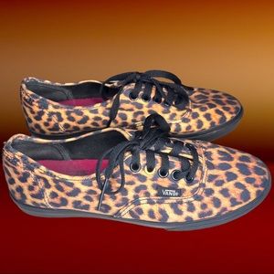 Leopard Vans size 6.5 Women’s. Like new condition